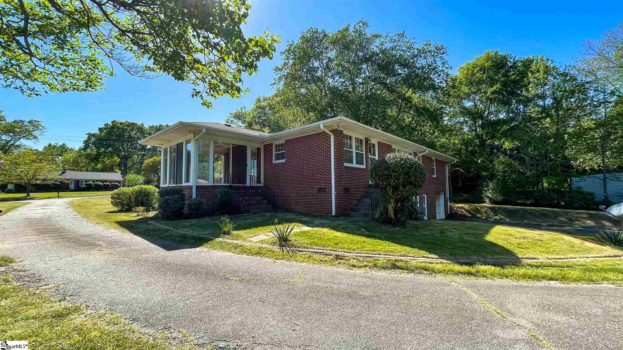 114 Duncan Chapel Road Greenville, SC 29617 - Photo 3 of 36 Gallery Image 3