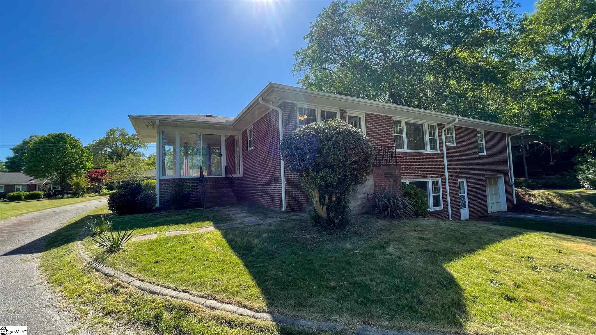 114 Duncan Chapel Road Greenville, SC 29617 - Photo 4 of 36 Gallery Image 4