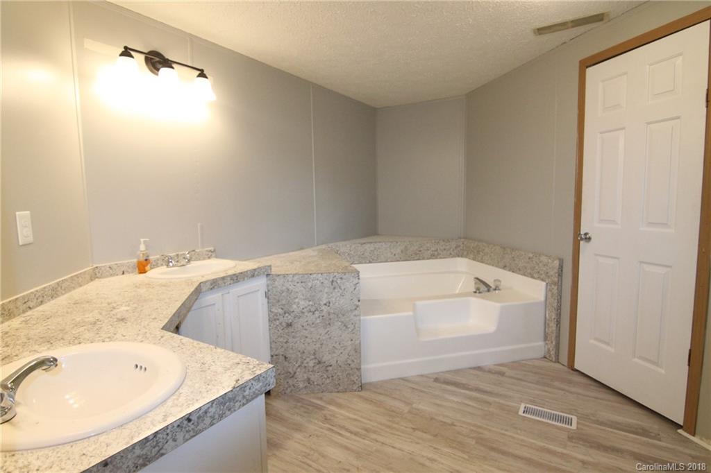 2418 County Line Road Kings Mountain, NC 28086 - Photo 21 of 35 Gallery Image 21