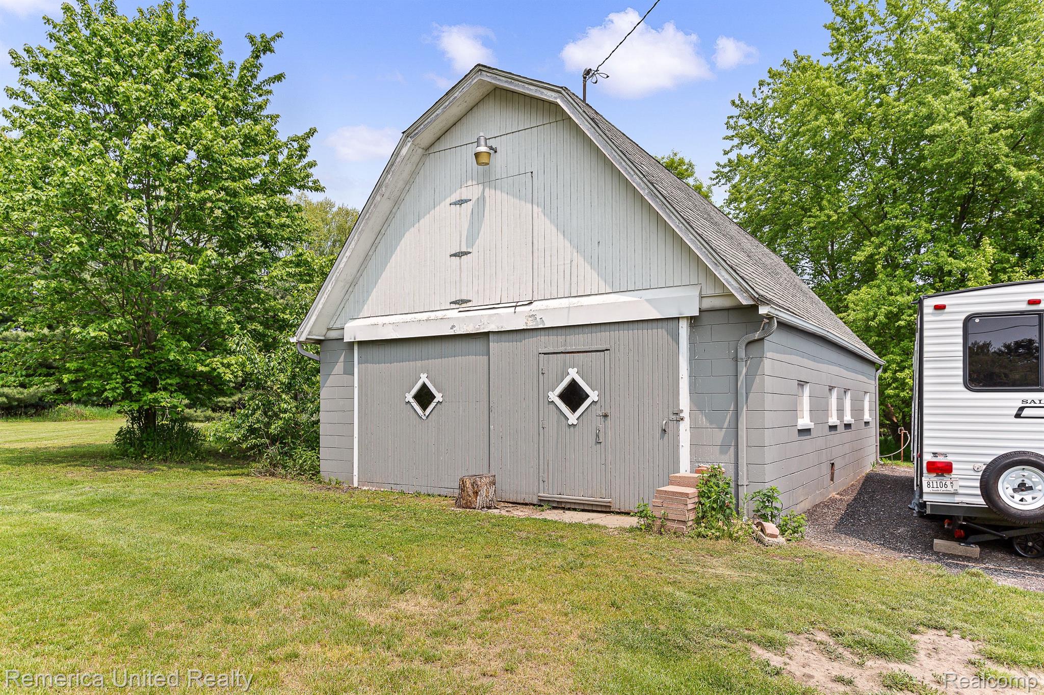 6085 Golf Club Road Howell, MI 48843 - Photo 27 of 37 Gallery Image 27