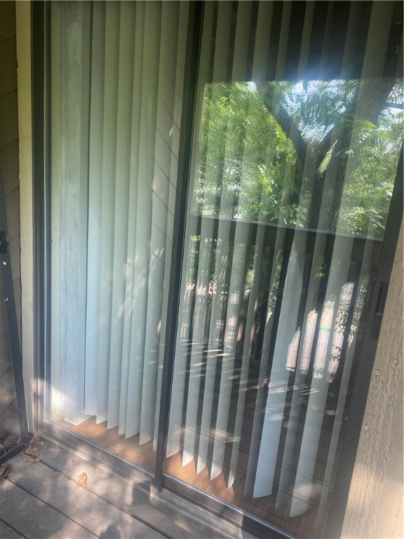 612 Park Place, Unit 303 Austin, TX 78705 - Photo 22 of 26 a view of balcony