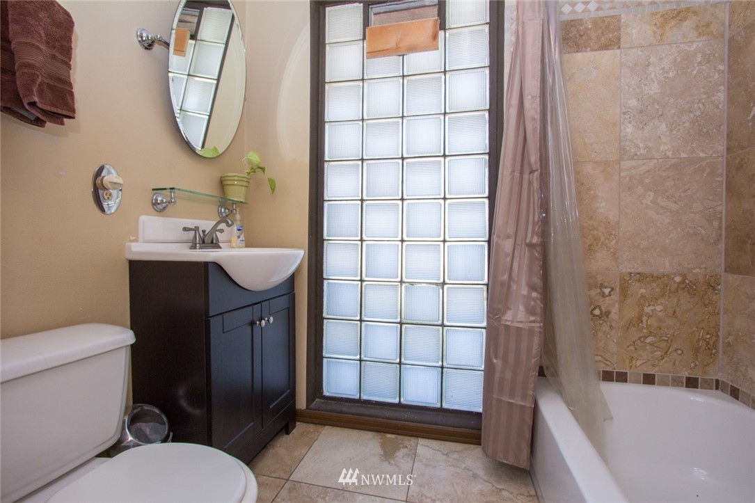 725 R Street Northeast Auburn, WA 98002 - Photo 13 of 24 Gallery Image 13