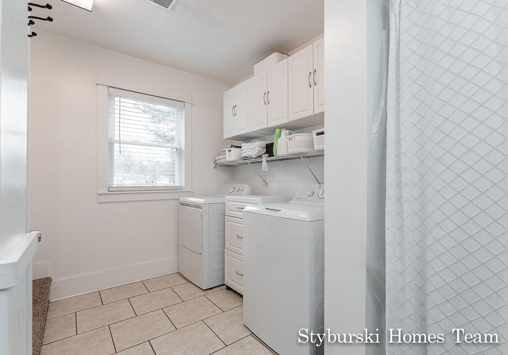 3217 Maple Grove Road Muskegon, MI 49441 - Photo 19 of 26 mg bath1