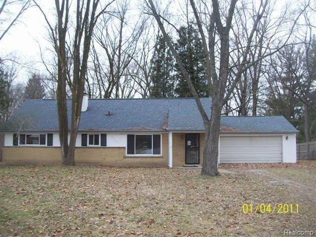 23151 Beech Road Southfield, MI 48033 - Photo 1 of 10 beech 23151 024