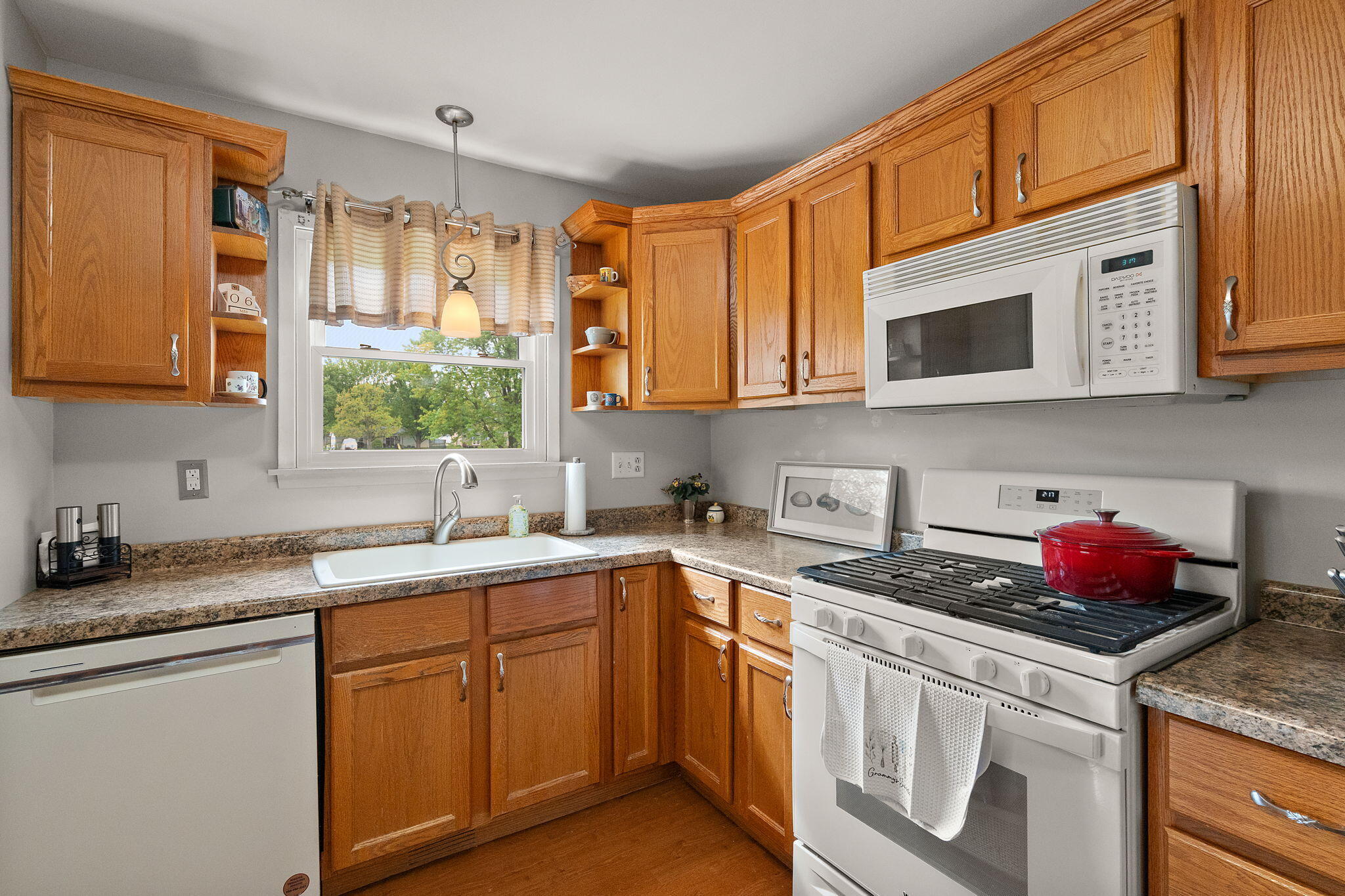 3697 Kingsway Drive Crown Point, IN 46307 - Photo 11 of 25 2048x1365
