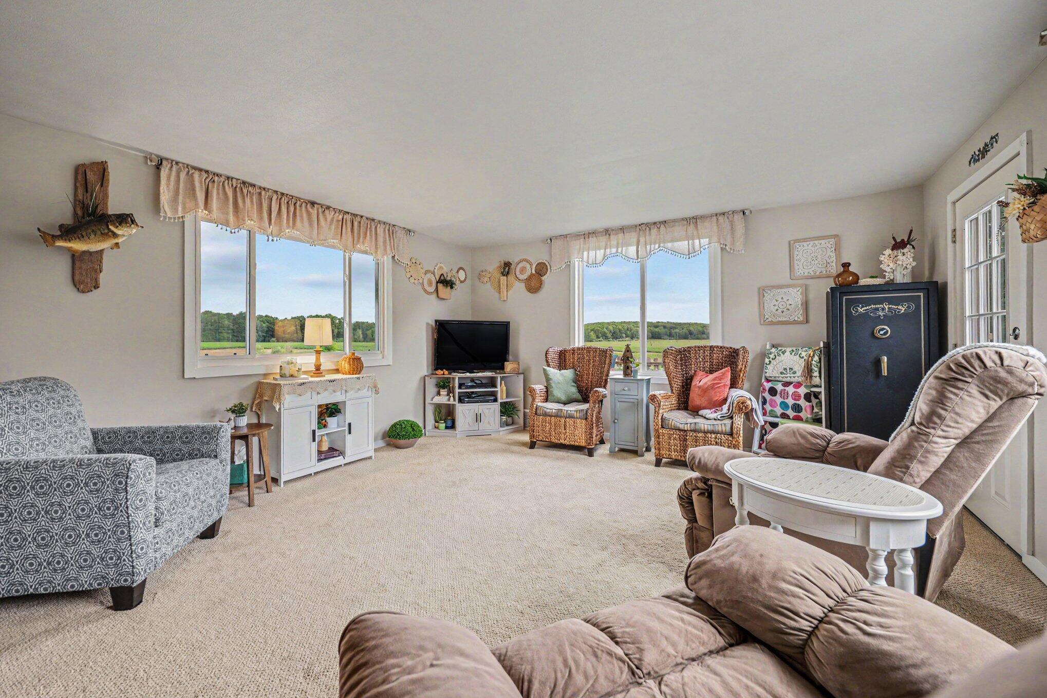 7780 West Cutler Road Lakeview, MI 48850 - Photo 4 of 27 005_file_3543