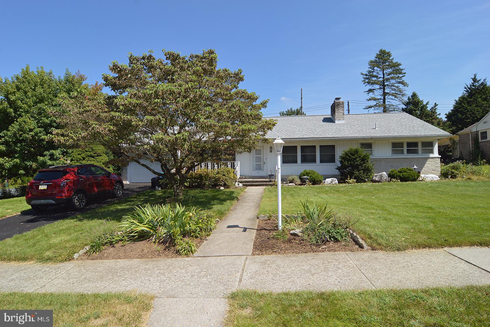 715 North Waverly Street Reading, PA 19607 - Photo 2 of 19 Gallery Image 2