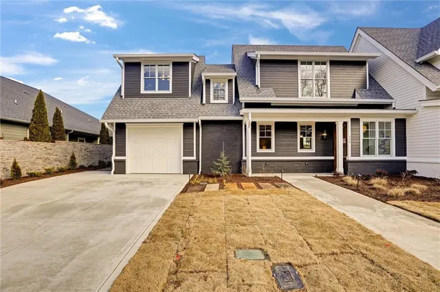 $750,000 | 724 Bradford Street Northwest, Gainesville, GA 30501