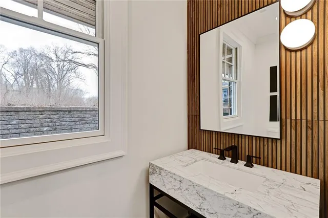 $750,000 | 724 Bradford Street Northwest, Gainesville, GA 30501