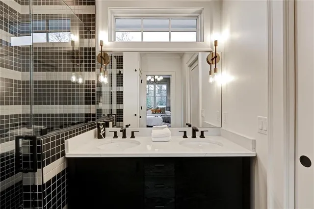 $750,000 | 724 Bradford Street Northwest, Gainesville, GA 30501