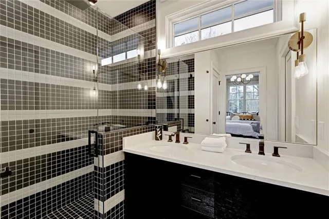 $750,000 | 724 Bradford Street Northwest, Gainesville, GA 30501