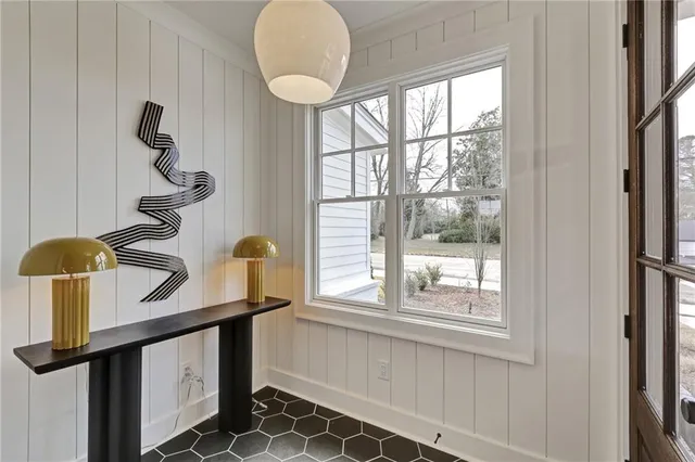 $750,000 | 724 Bradford Street Northwest, Gainesville, GA 30501