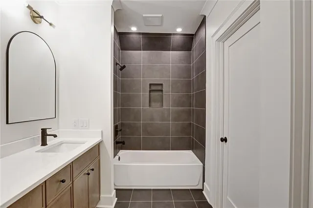 $750,000 | 724 Bradford Street Northwest, Gainesville, GA 30501