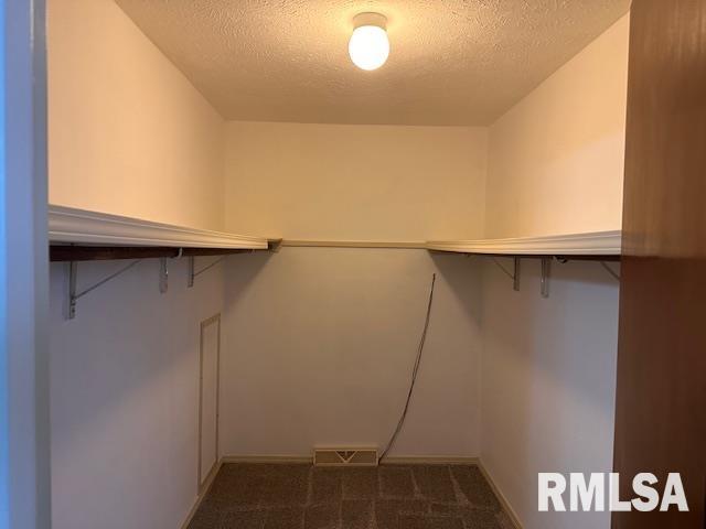 2113 Southbrooke Road Jacksonville, IL 62650 - Photo 18 of 37