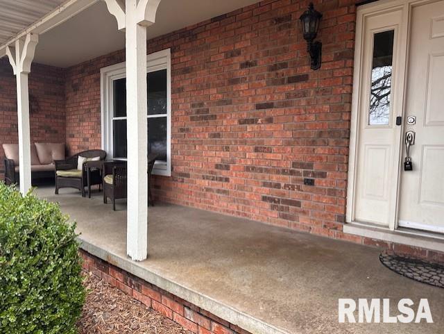 2113 Southbrooke Road Jacksonville, IL 62650 - Photo 2 of 37