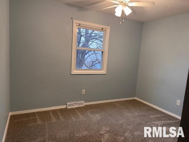 2113 Southbrooke Road Jacksonville, IL 62650 - Photo 21 of 37