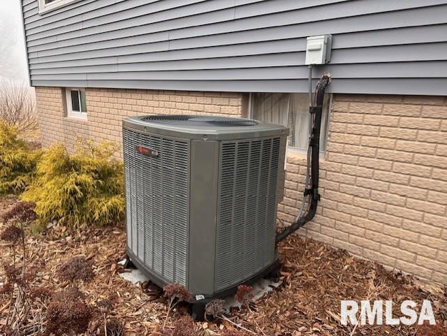 2113 Southbrooke Road Jacksonville, IL 62650 - Photo 35 of 37