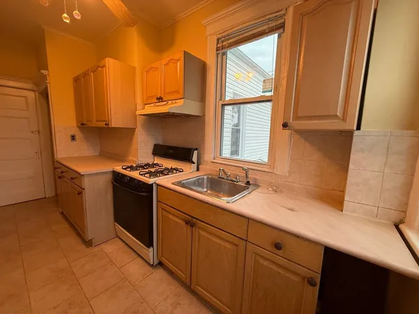 $2,400 | 223 Harrison Avenue, Unit 2, Jersey City, NJ 07304