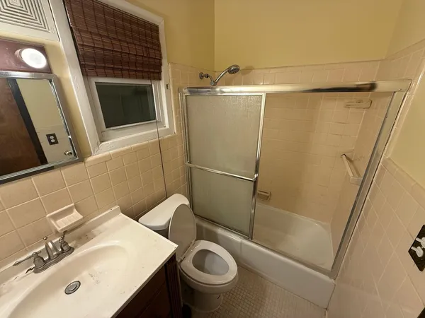 $2,400 | 223 Harrison Avenue, Unit 2, Jersey City, NJ 07304