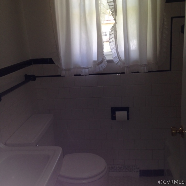 815 Hampton Road Petersburg, VA 23805 - Photo 8 of 9 Gallery Image 8