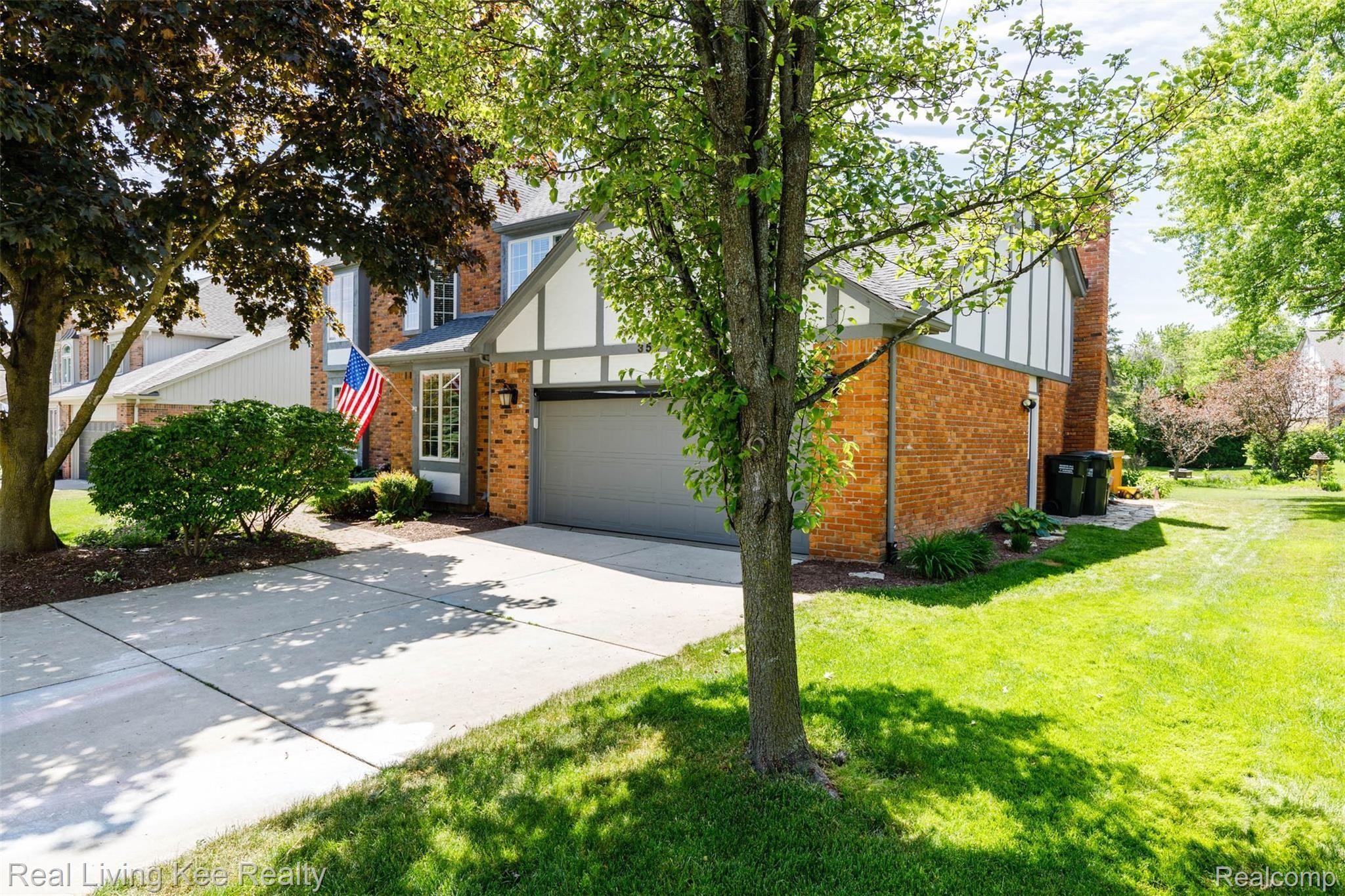 359 Silvervale Drive Rochester, MI 48309 - Photo 3 of 36 359 Silvervale Dr-3.jpg