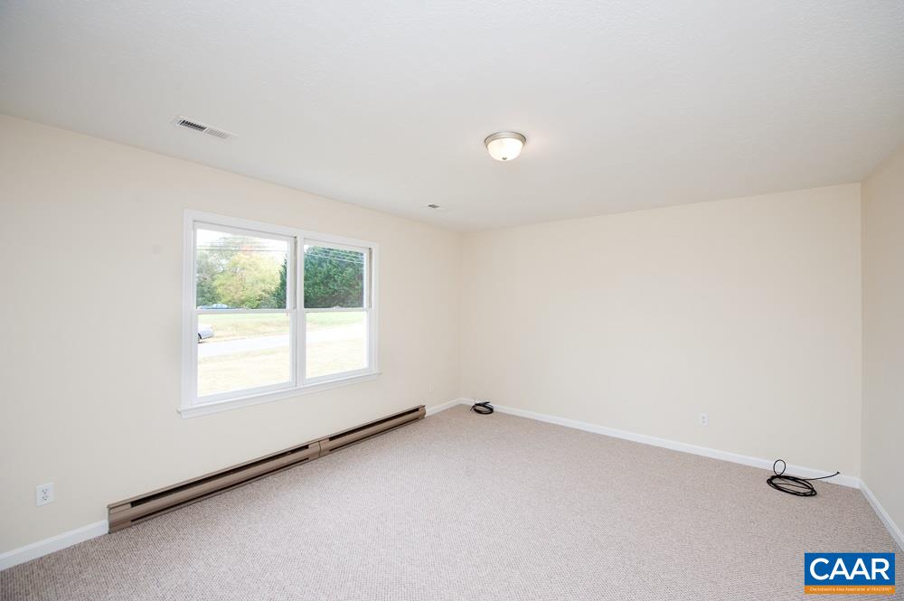 189 Stephens Loop Ruckersville, VA 22968 - Photo 13 of 20 an empty room with a window