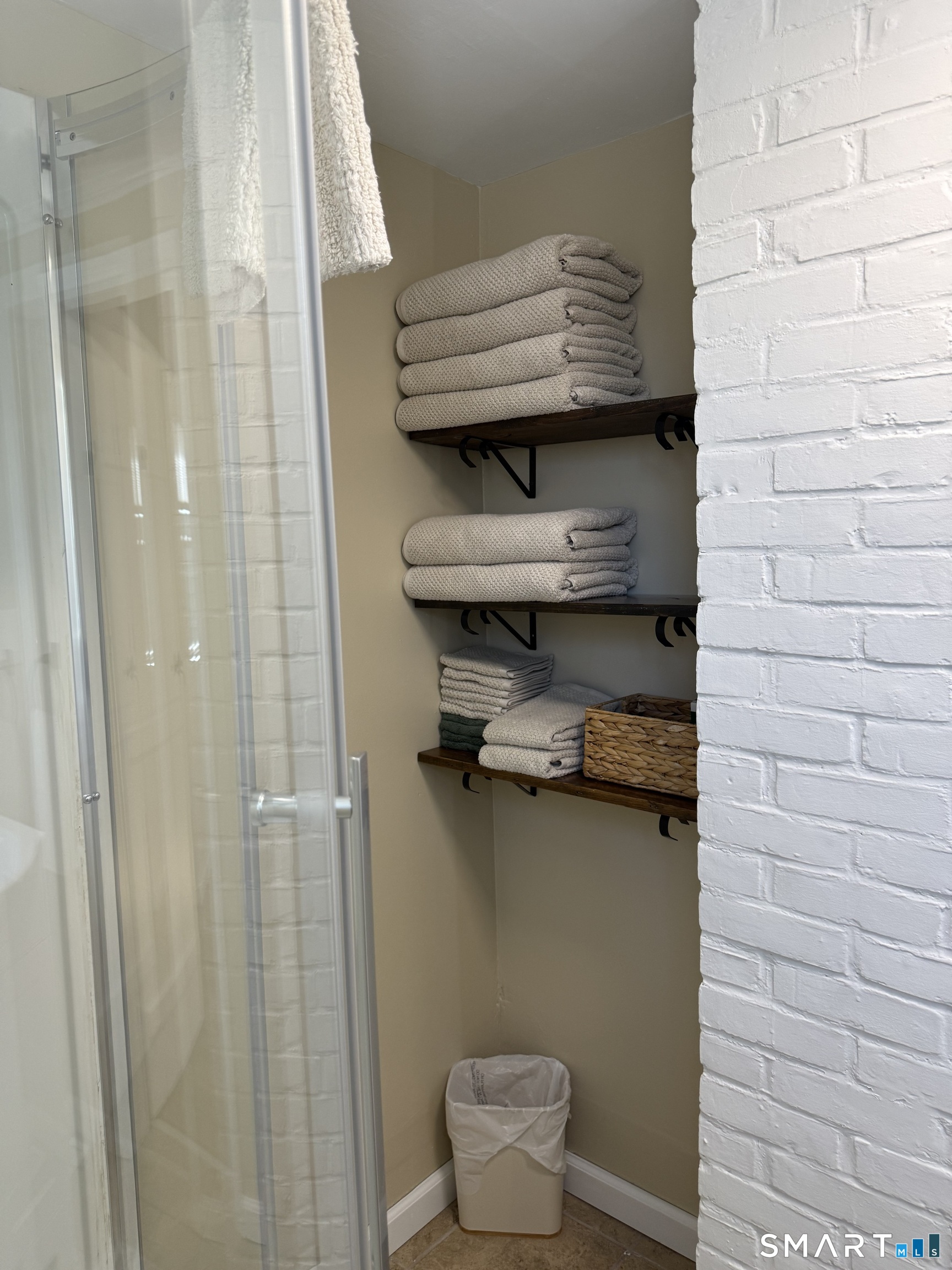 27 Dilliston Road New Hartford, CT 06057 - Photo 8 of 39