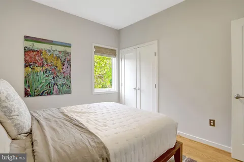 $1,900,000 | 4715 38th Street North, Arlington, VA 22207