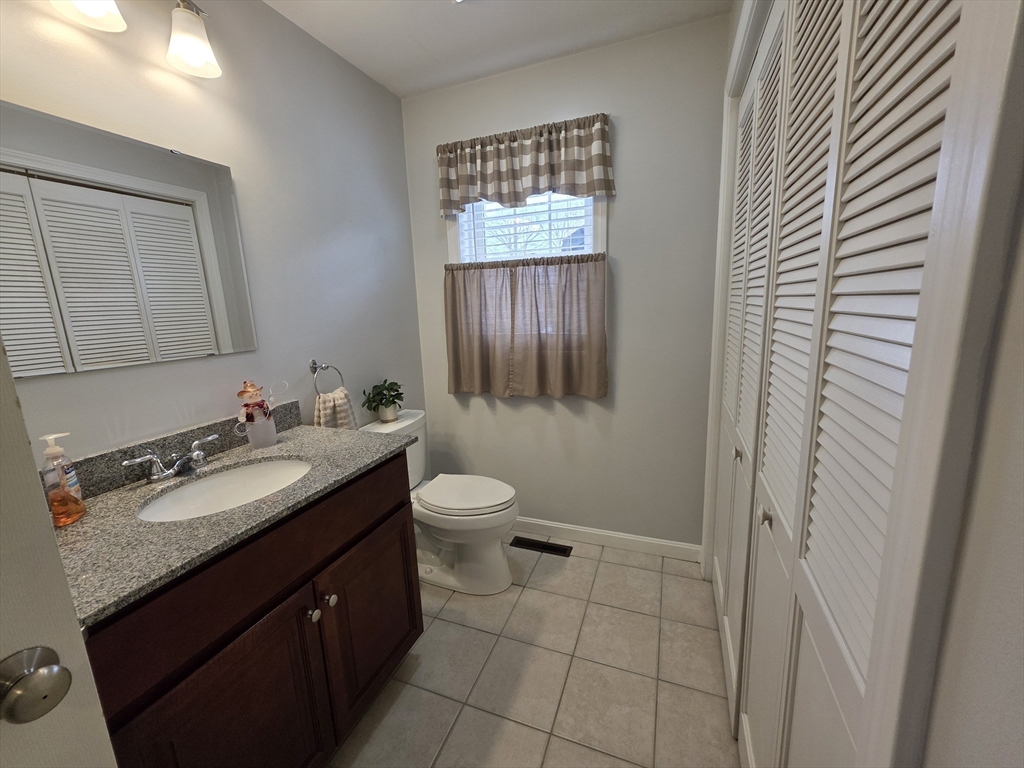 229 Concord Street Fall River, MA 02723 - Photo 12 of 40