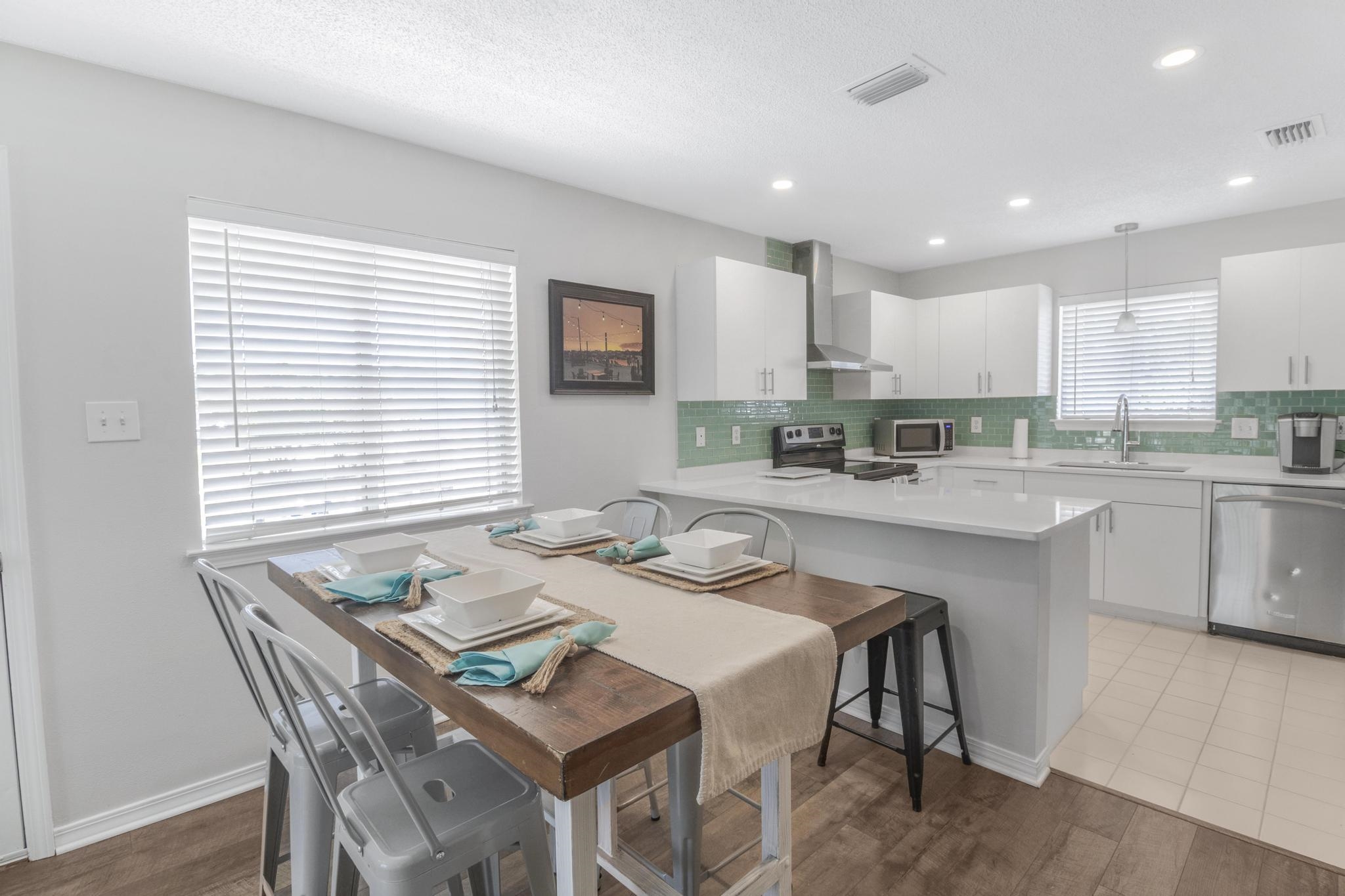25957 Canal Road, Unit 306 Orange Beach, AL 36561 - Photo 10 of 28 Dining Area