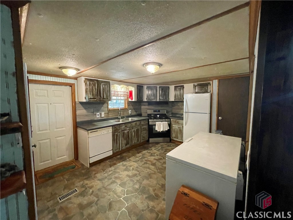 3370 Buckhead Road Madison, GA 30650 - Photo 5 of 34
