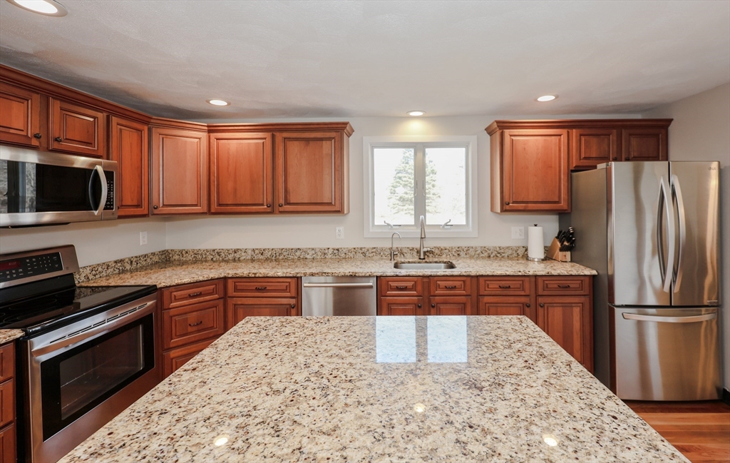 2 Natalie Road Chelmsford, MA 01824 - Photo 4 of 40