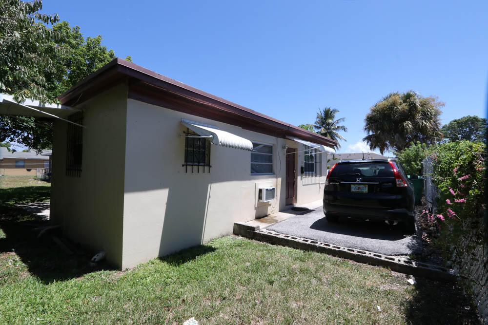 25 West 34th Street Riviera Beach, FL 33404 - Photo 14 of 19 W 34_136_4