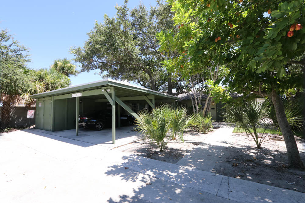 25 West 34th Street Riviera Beach, FL 33404 - Photo 3 of 19 W 34_25_2
