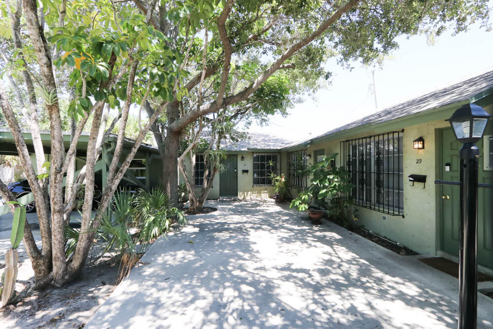 25 West 34th Street Riviera Beach, FL 33404 - Photo 5 of 19 W 34_25_4