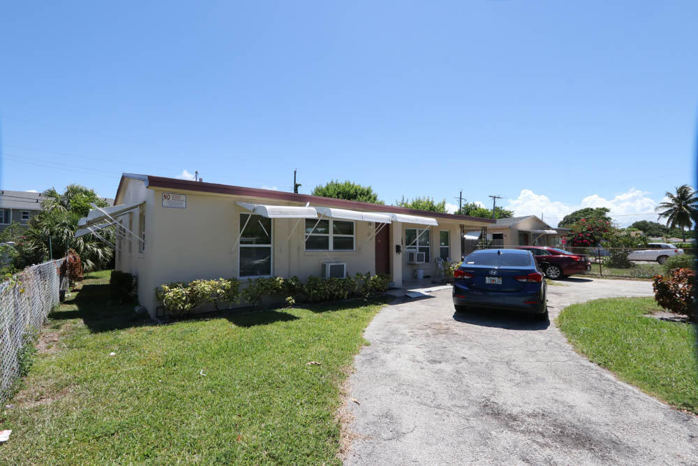 25 West 34th Street Riviera Beach, FL 33404 - Photo 8 of 19 W 34_65_3