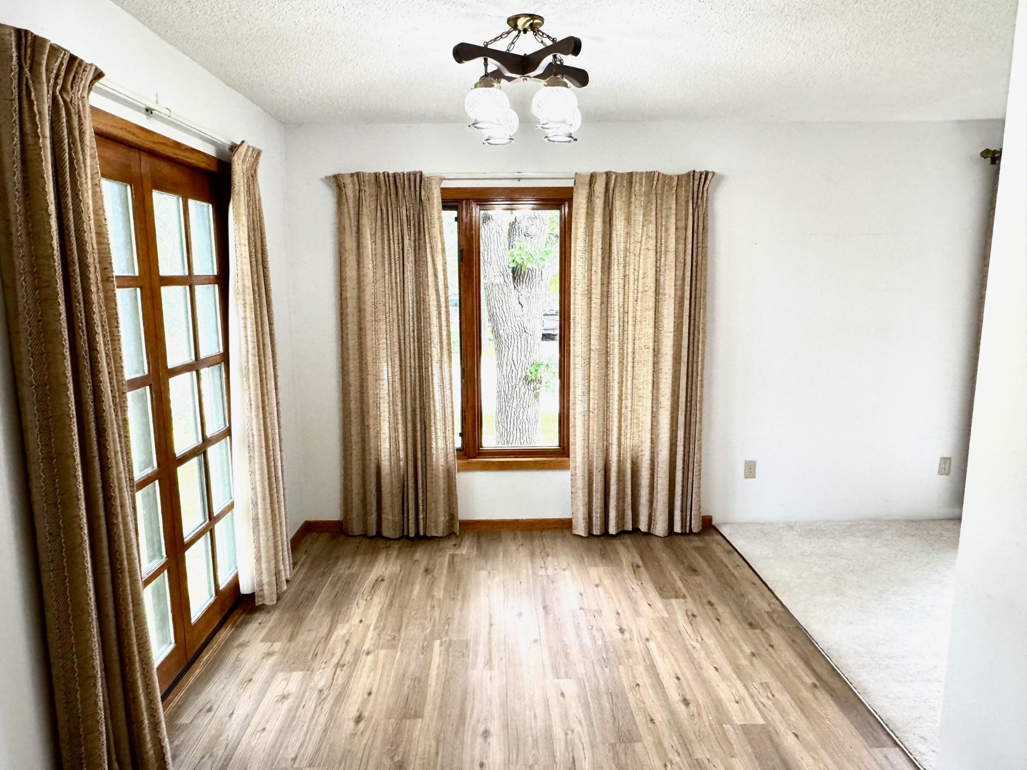 302 5th Street Southeast Roseau, MN 56751 - Photo 3 of 18