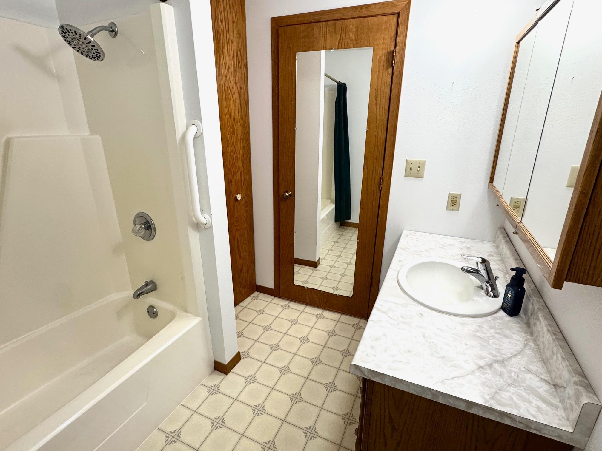 302 5th Street Southeast Roseau, MN 56751 - Photo 7 of 18