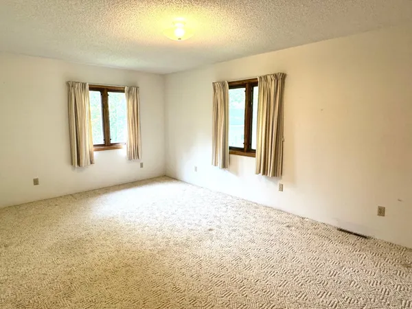 $239,900 | 302 5th Street Southeast, Roseau, MN 56751