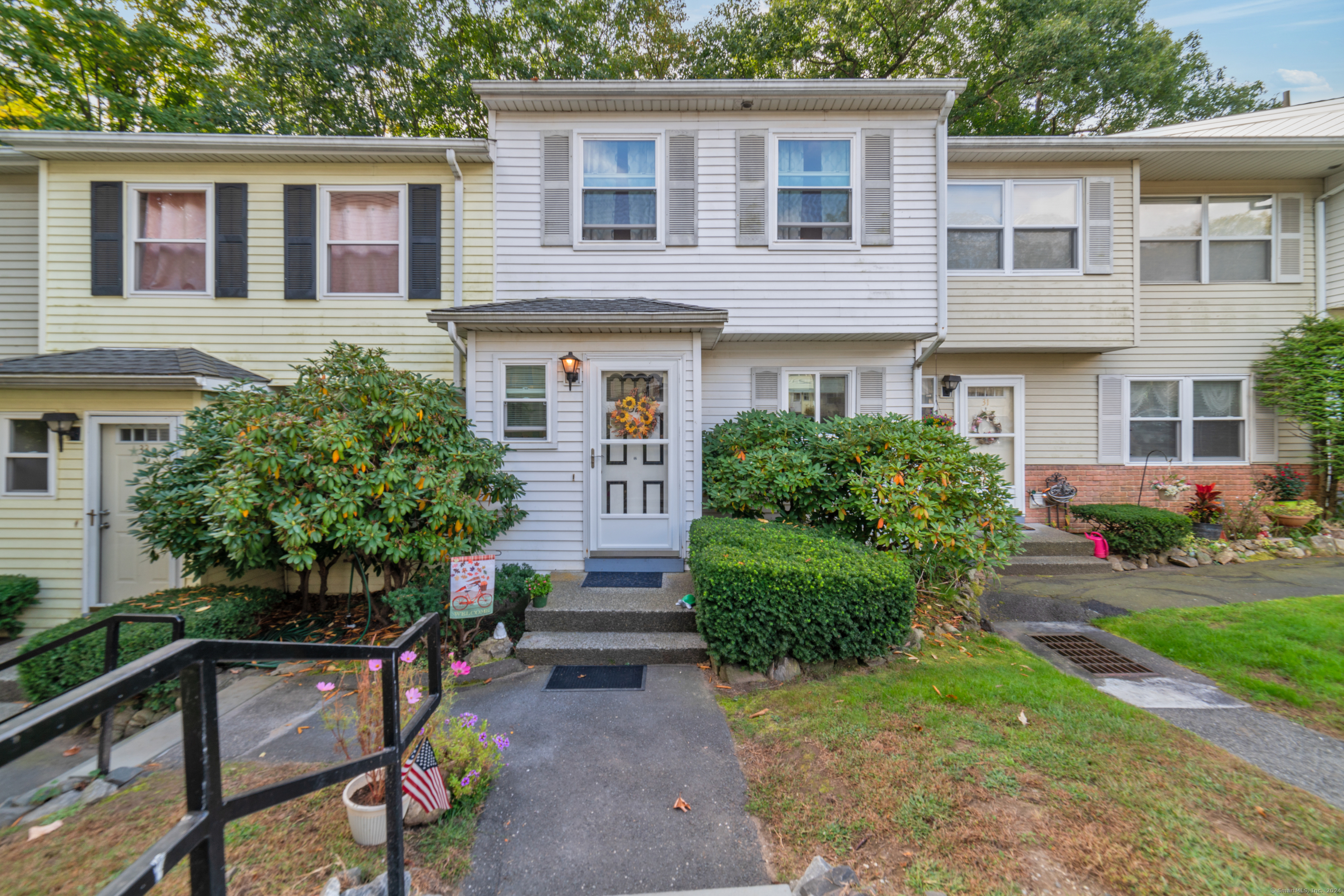 25 Padanaram Road, Unit 32 Danbury, CT 06811 - Photo 1 of 1 Gallery Image 1
