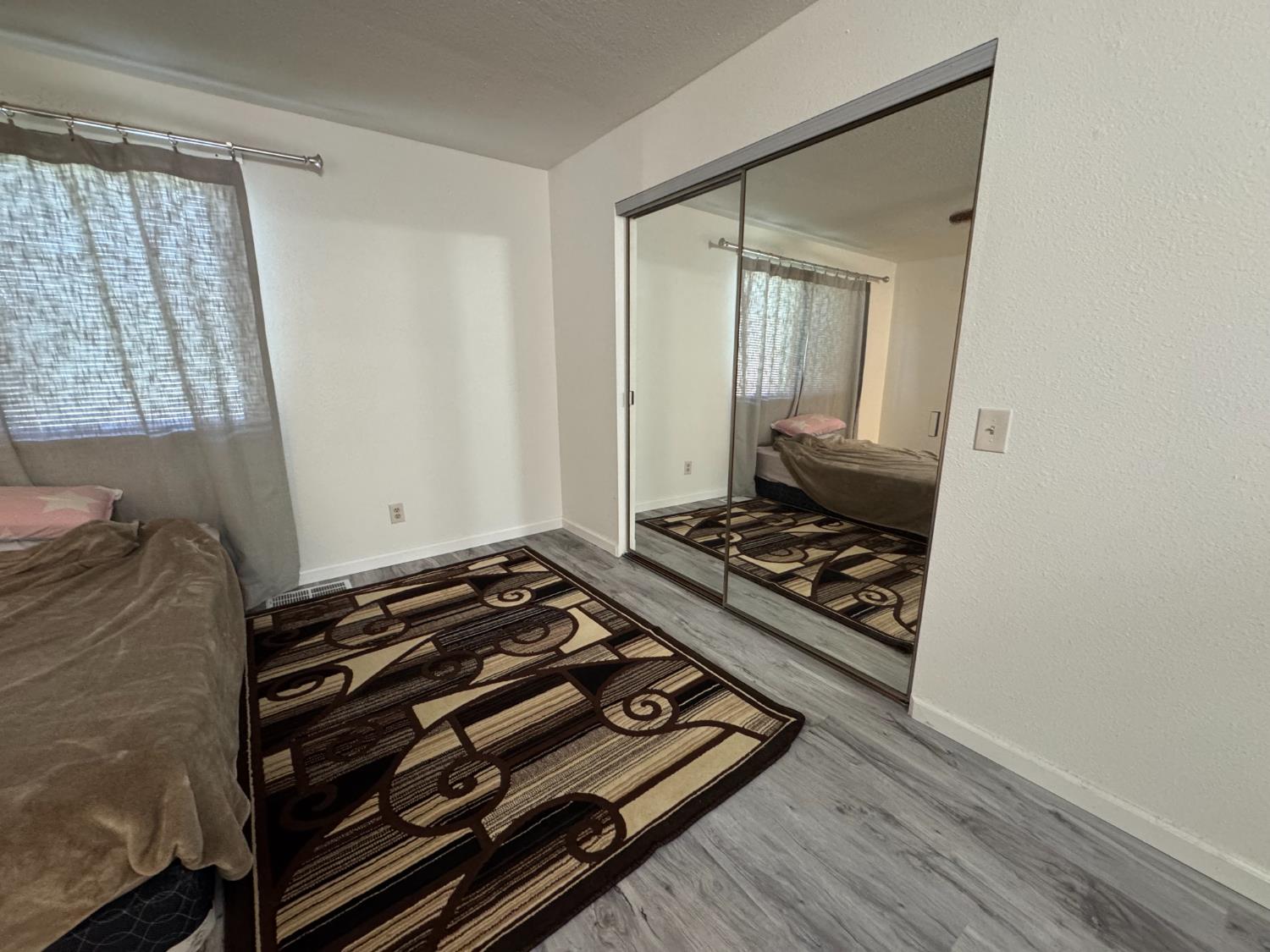 1420 Mt Ida Road Oroville, CA 95966 - Photo 14 of 37 a view of a living room and wooden floor