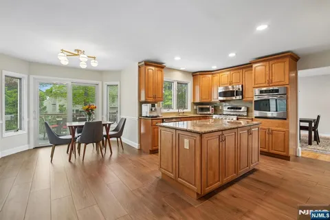 $1,250,000 | 22 Wagon Trail, Mahwah, NJ 07430