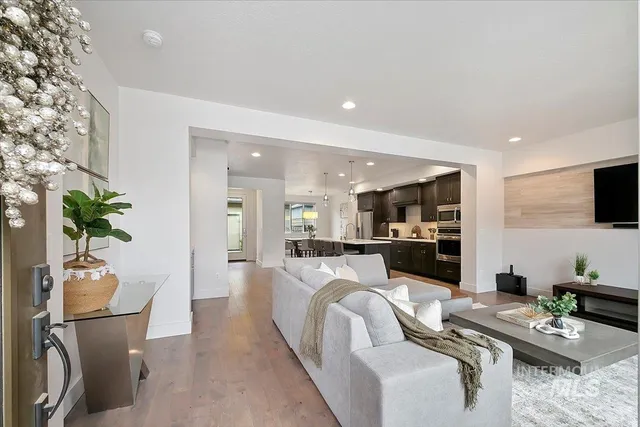 $3,750 | 3714 East Parkcenter Boulevard, Boise, ID 83716