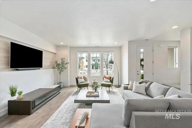 $3,750 | 3714 East Parkcenter Boulevard, Boise, ID 83716