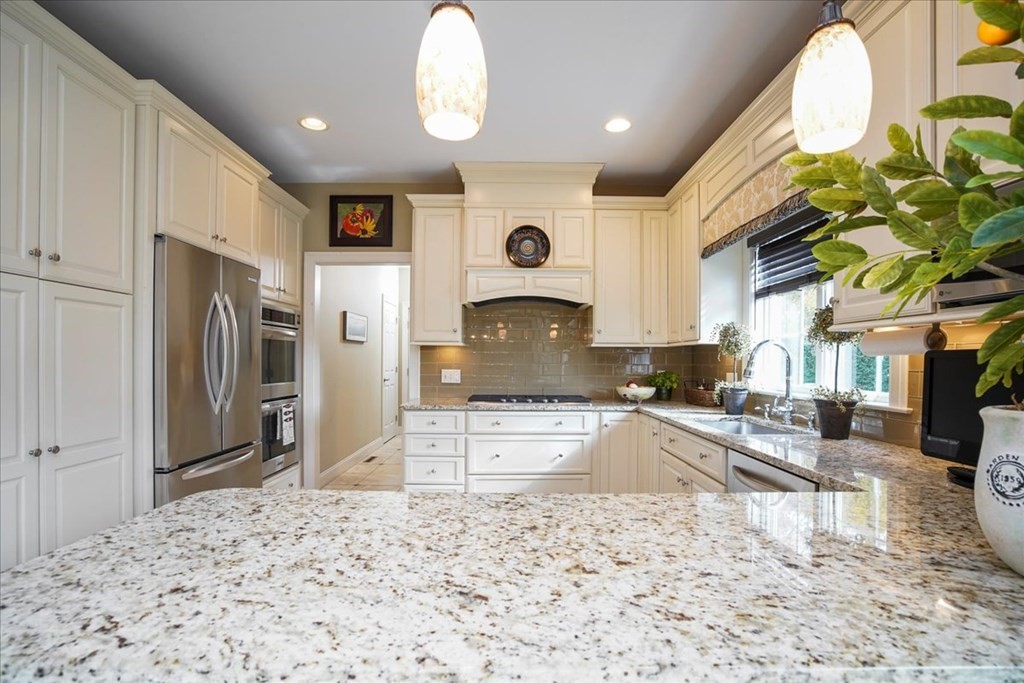 10 Ramona's Way East Longmeadow, MA 01028 - Photo 16 of 42 Gallery Image 16