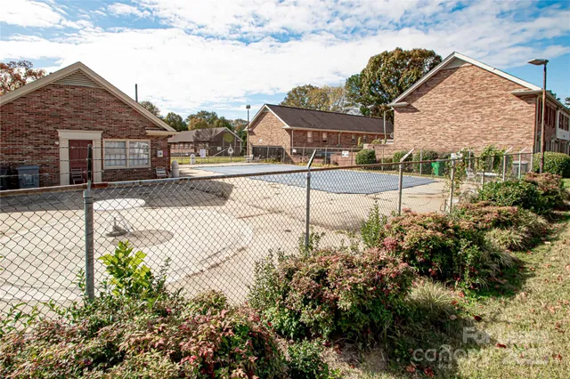 $1,500 | 6260 Old Pineville Road, Unit B, Charlotte, NC 28217