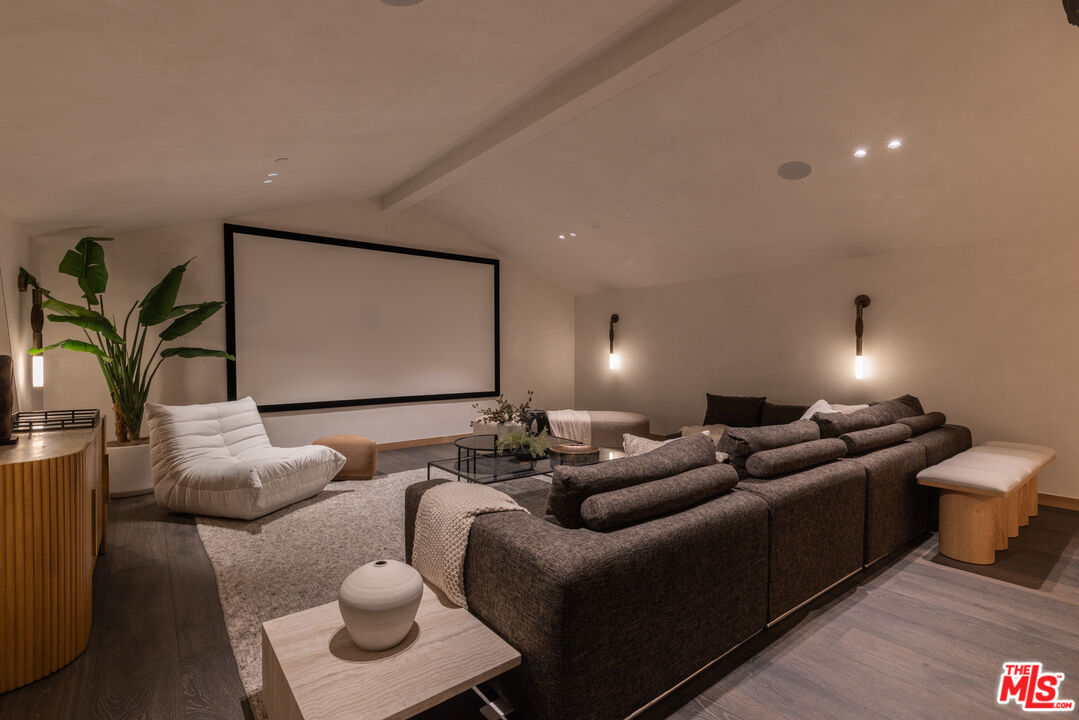 4146 High Valley Road Los Angeles, CA 91436 - Photo 26 of 34 Gallery Image 26