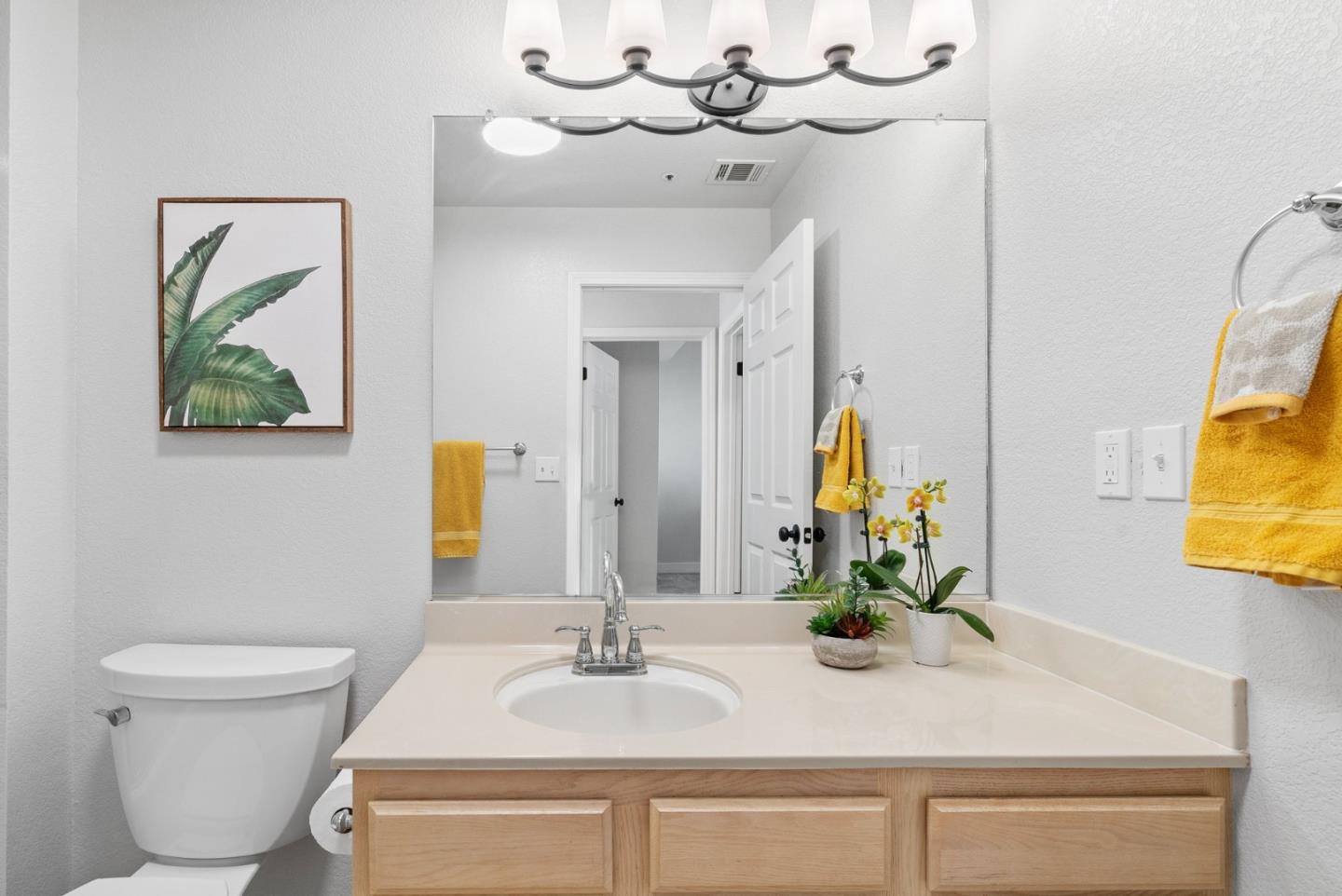 355 Village Creek Road Aptos, CA 95003 - Photo 23 of 41 a bathroom with a sink and a mirror