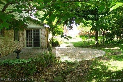 770 Birch Tree Lane Rochester, MI 48306 - Photo 5 of 22 birch tree patio