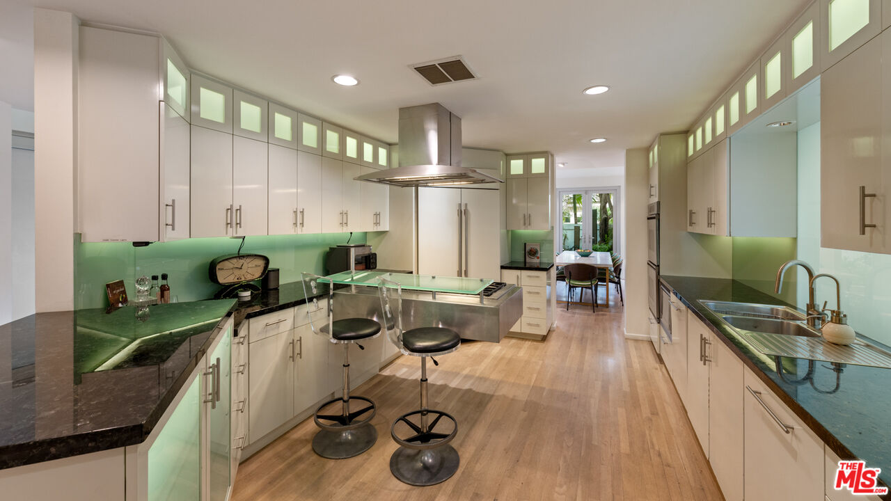 131 Mast Mall Marina del Rey, CA 90292 - Photo 11 of 38